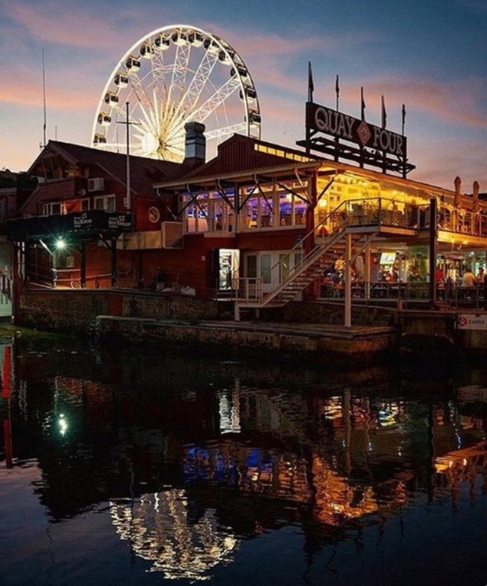 CapeTown's tweet photo. It's the reflection that got me. 😍 @CapeWheel #VandAWaterfronrt
IG 📷 Nicholasjsenn
#NiNi #niniCapeTown https://t.co/CmsHbdzZXC