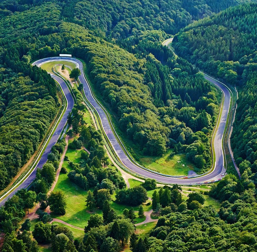 DominikStaib's tweet photo. @Arana_racing @WilliamsEsports @inSimPhoto @HeusinkveldEng @Team_RMarciello @vcoesports Im lost without my personal coach😂I guess I know what races your talking about🌳💚 https://t.co/vb8FDXRwv9
