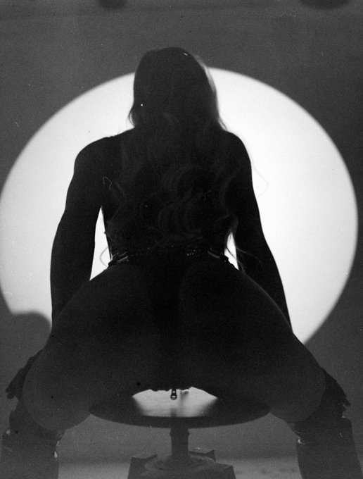 Studio sessions  #filmphotography #mediumformat #avnawards #avn #mfc https://t.co/isJp0krCot<a href="/tag/filmphotography"class="tags">#filmphotography</a><a href="/tag/mediumformat"class="tags">#mediumformat</a><a href="/tag/avn"class="tags"><span>#avn</span></a><a href="/tag/mfc"class="tags"><span>#mfc</span></a><a href="/tag/avnawards"class="tags"><span>#avnawards</span></a>