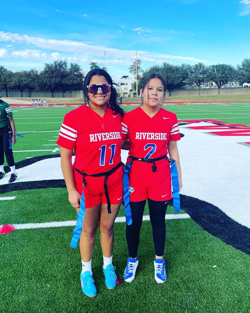 flag_crhs's tweet photo. Kicked off the new year with some flag football at Farrington Field! Great time with athletes from across Fort Worth. #hailcarter https://t.co/0HEwig1odE