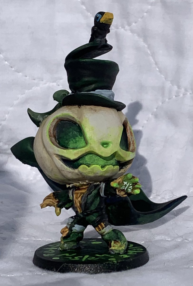 Pumpkin King incredibly painted by Sparrow Vaiva for the display case.
Pumpkin King:  impact-miniatures.myshopify.com/products/chibi…