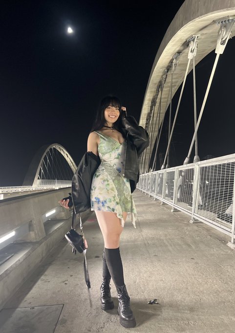 cyber date? https://t.co/ejFd0rnABr