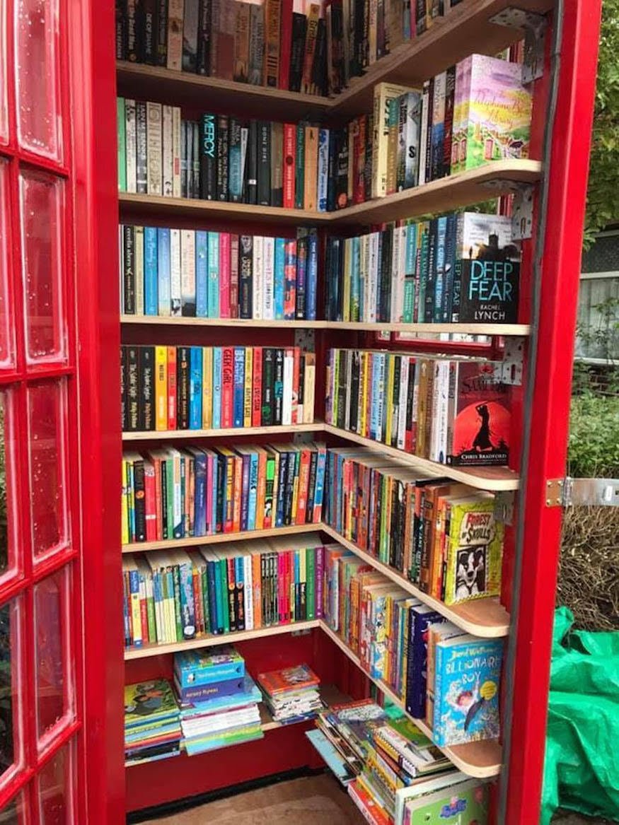 AmethystTheFoxx's tweet photo. @MarkHamill In my city and surrounding areas, we replaced the insides of all the old phone booths with bookshelves anyone can take from and put books into, and I think that's a neat way of keeping something 'historic' around while also giving it a new purpose. https://t.co/iUjMT0Qa25