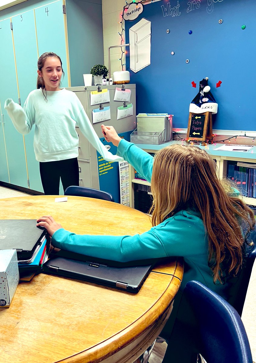 hfl6black's tweet photo. How’s does our role, audience, format and purpose impact how we communicate what we know or have learned? Students gear up for a writing piece by analyzing this essential question. https://t.co/YVnzmplXQH