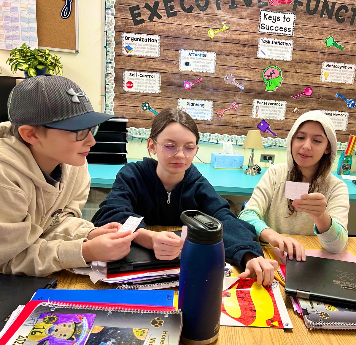 hfl6black's tweet photo. How’s does our role, audience, format and purpose impact how we communicate what we know or have learned? Students gear up for a writing piece by analyzing this essential question. https://t.co/YVnzmplXQH