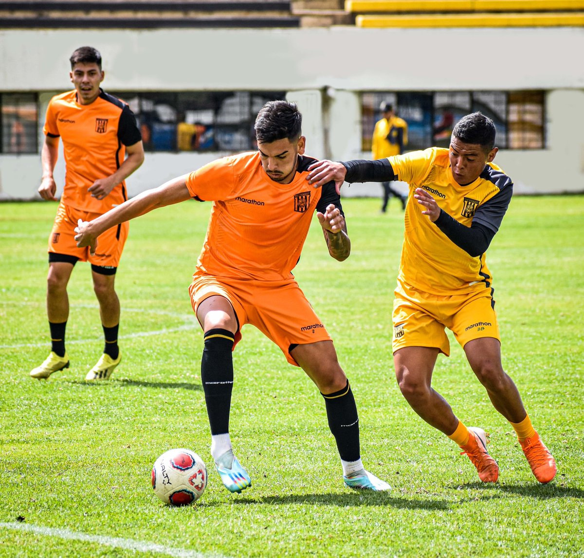 ElDerribador's tweet photo. FÚTBOL DE SÁBADO
🟡 Equipo Amarillo 1-0 Equipo Naranja🟠
⚽ Junior Arias  
El partido fue jugado en un tiempo global de 90 minutos de forma formal. 
Más información en #CompetenciaBolivia de lunes a viernes a las 13 y 19 hrs.
RKM 91.0 FM
https://t.co/9kNYZUYDYL https://t.co/FVc19JpHcV