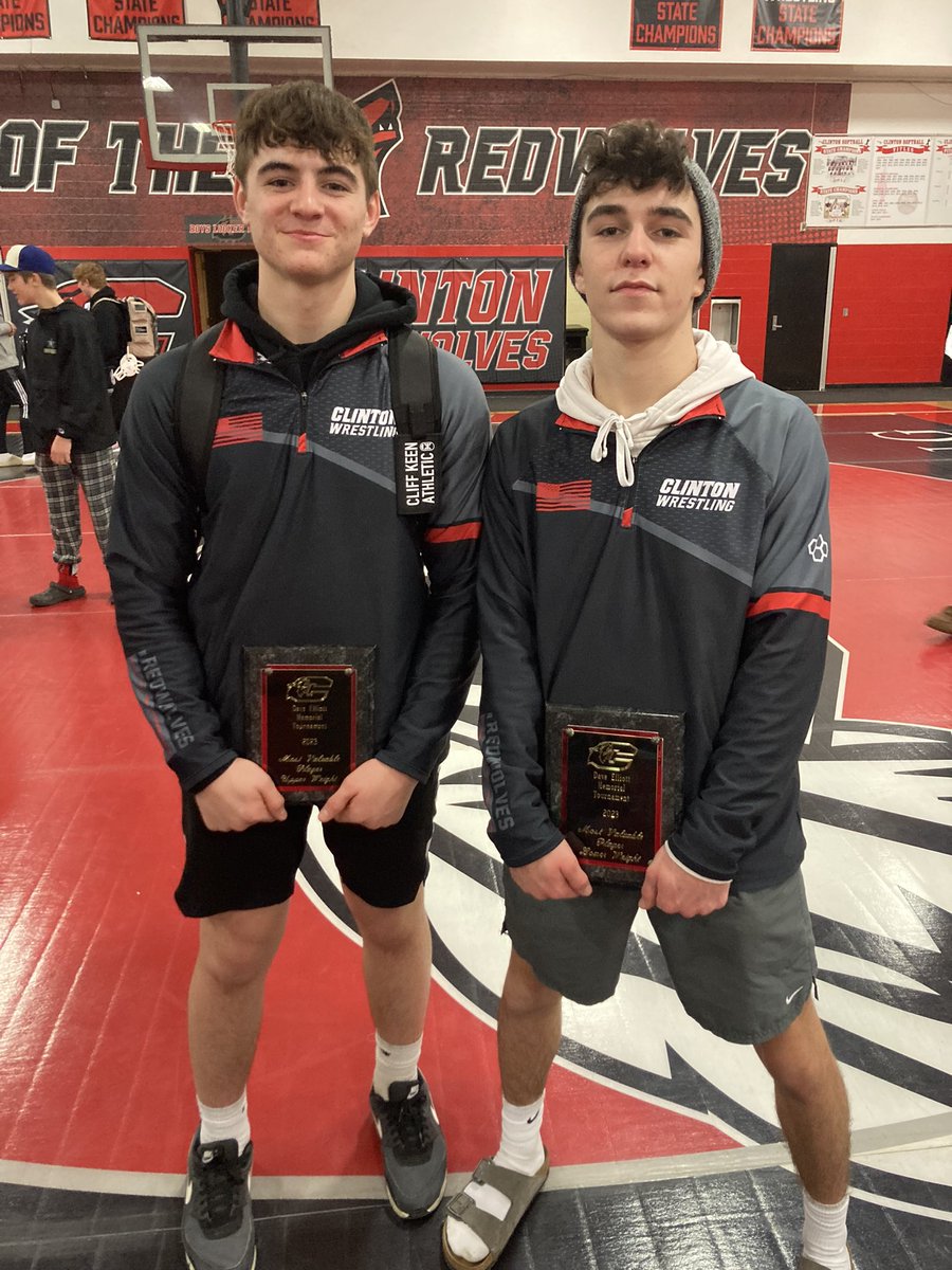 The Redwolves finish the day with 11 placers, 5 of which were champions. Connor Busz was voted lower-weight MVP, and Bryce Randolph was voted upper-weight MVP. The team finishes in first place with a. Combined score of 227. #RedwolvesWrestling