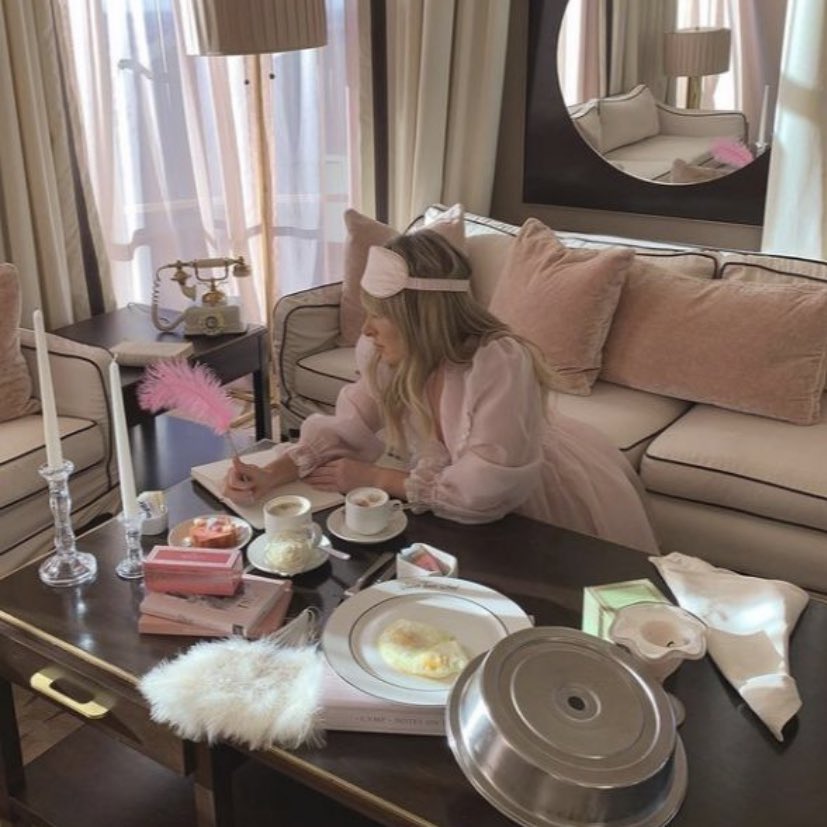 diorrbarbie's tweet photo. 🎀🩰 https://t.co/xFMiqJZVPv