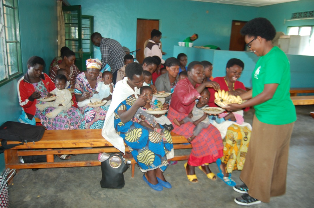 rclrwanda's tweet photo. Yesterday 06/1/2023 in collaboration with #BUSOGO and #GATARAGA Sectors Reviving Children's Livelihood (RCL) organized a meal consisting a full meals for malnourished children, and provided school clothes and school feeding for children sent back to school by RCL. @JADFMUSANZA https://t.co/7Kt7IfcR2I