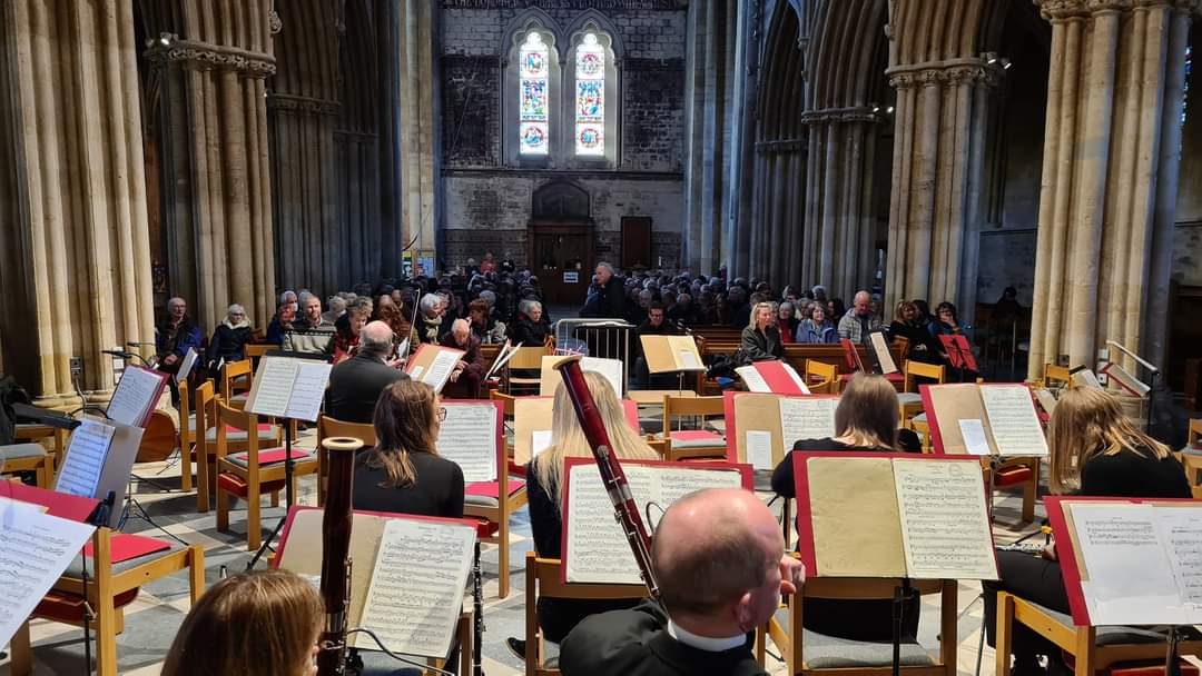 DaviesJoeRobert's tweet photo. Amazingly fun concert with the brilliant @worcesterphil &amp; Holly Teague today! Mahler, Strauss, Lehar, and Beethoven - a lovely Vienna-style way to start the new year! https://t.co/euDAaShDuM