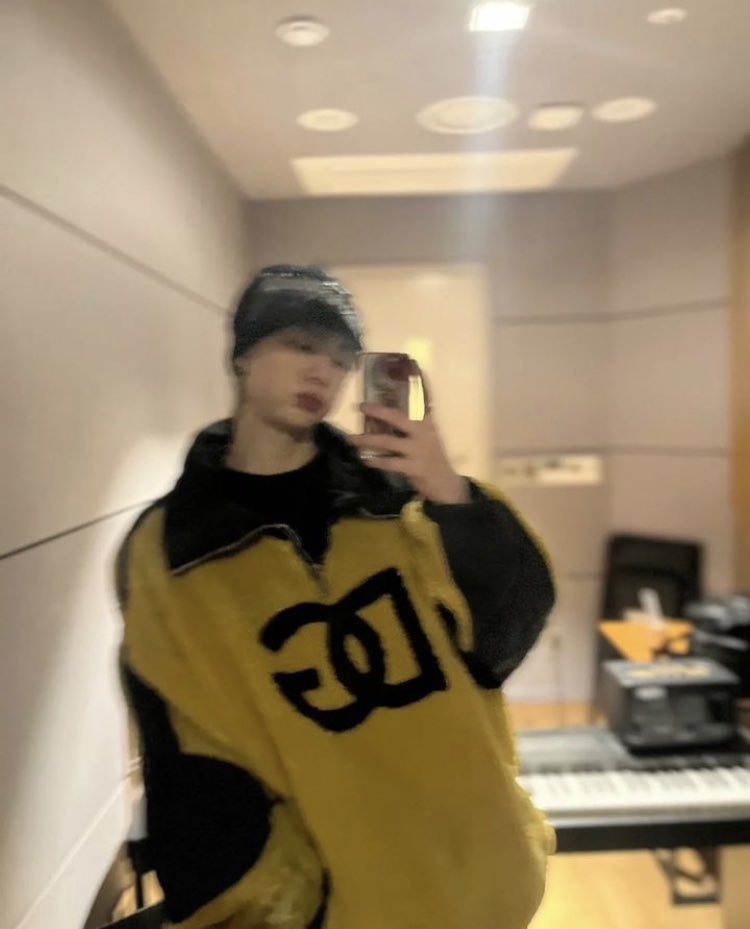 thewnters's tweet photo. ㅤㅤㅤㅤ — 달 : 𝗇𝗂𝗀𝗁𝗍 ı𝗌 𝗒𝗼𝗎𝗇𝗀 
ㅤㅤㅤㅤ 𝖺𝗇𝖽 𝗍𝗁'ɘ 𝗺𝗎𝗌𝗂𝖼'𝗌 𝗁!𝗀𝗁 https://t.co/T67NIy0TUJ