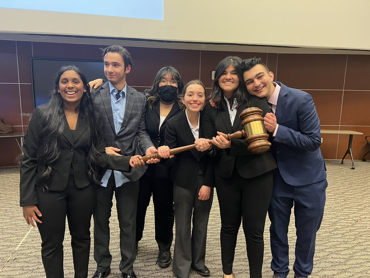 Congratulations <a href="/CentervilleMock/">Centerville Mock Trial</a> ‘s B team for winning day 1 of the UC highschool invitational tournament!