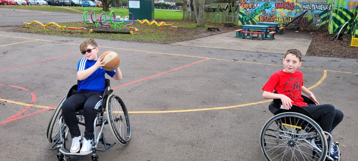 🏀 Year 6 week had the opportunity to challenge themselves with wheelchairs basketball this week. This took a lot of perseverance and upper arm strength🏀