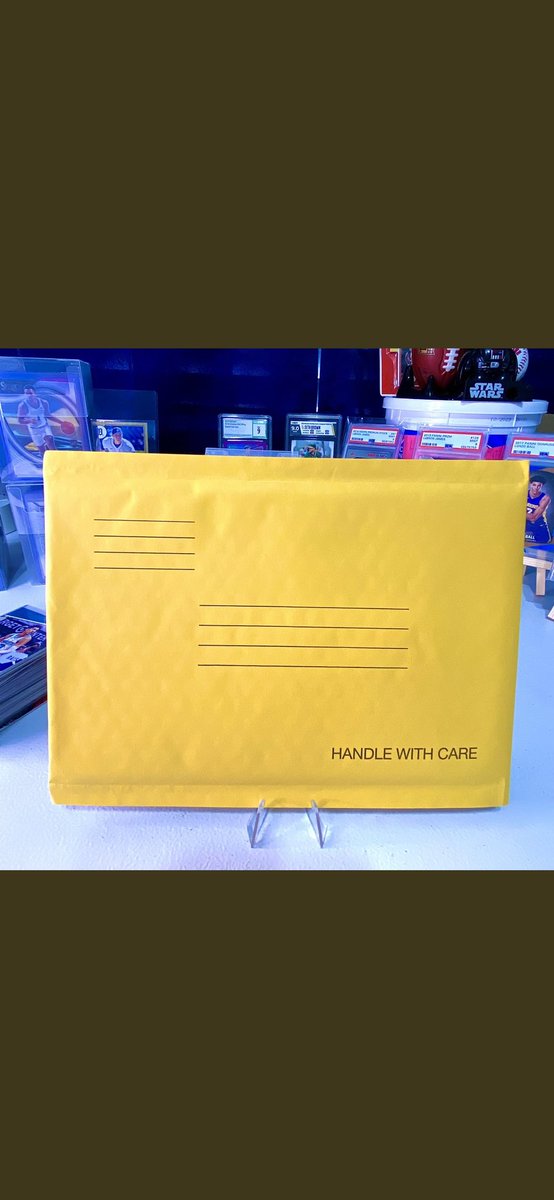 _XavierMesa_'s tweet photo. Not 1… Not 2… but 3 Lucky winners will receive my famous Mystery Card Care Package 🔥 #TheHobby 

Could contain anything from Sealed Wax, Autos, Numbered Cards who knows 👀 to help build your PC plus more!

To Enter

Follow @MesaCards 

And Retweet ♻️

Winners drawn 1/21! https://t.co/5Ncd6WIGAR