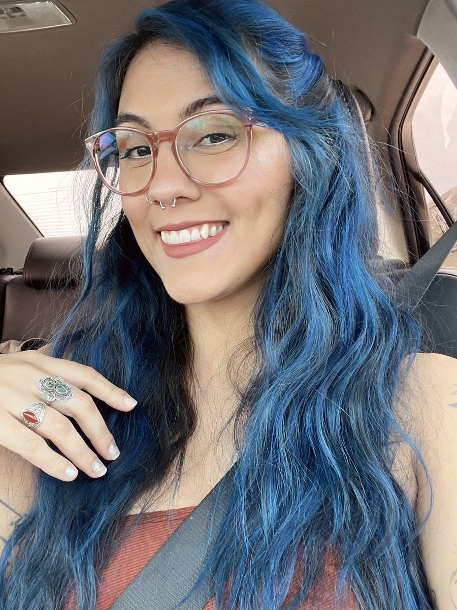 stacevibes_'s tweet image. Friends call me mamí smurf 💙