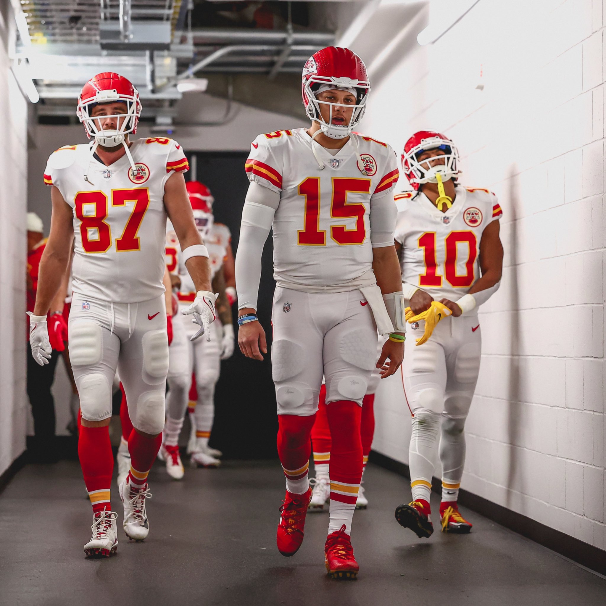 kansas city chiefs all white uniforms