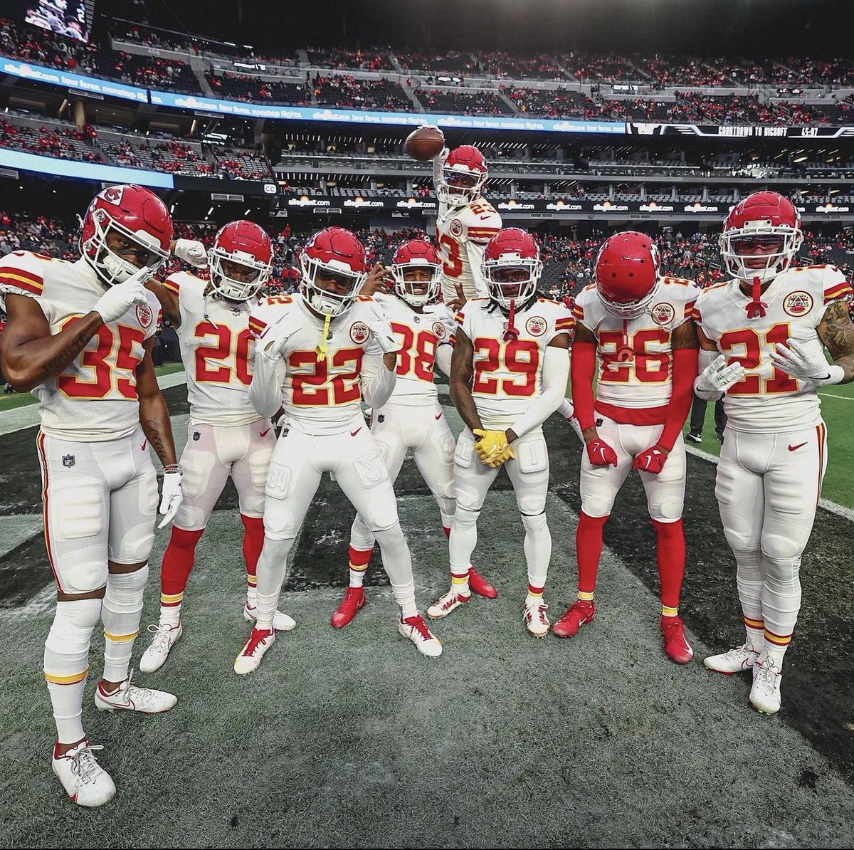 MahomeSZN's tweet photo. ICY ❄️ @Chiefs https://t.co/BFcAhOhKjT
