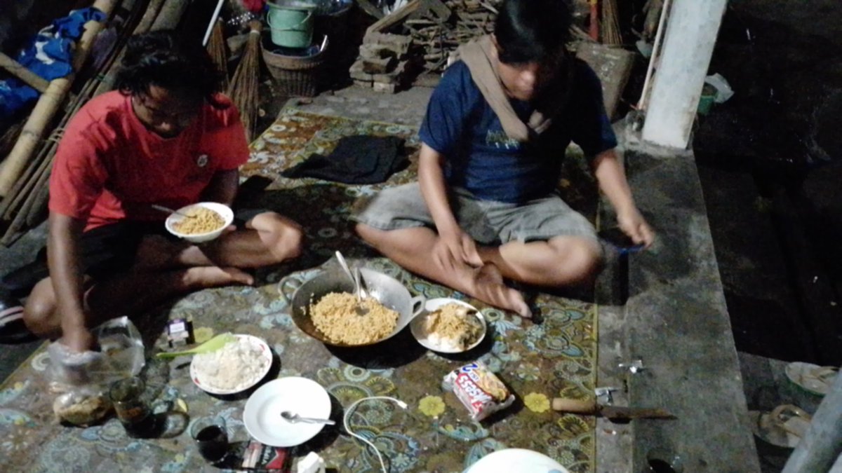 AKomo91's tweet photo. Ngabisin malam minggu bersama
Kegiatan positif https://t.co/FaqY6O6LGC