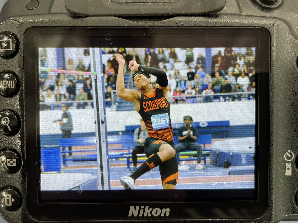 oldschooltrack's tweet photo. Going up! With the win in hand, Abdur Hassan of @hcpss_omhs had some good looks at 6-6 at the #KevinDareInvite @PennTrackXC @MilesplitMD https://t.co/Q0iqD31Kb0