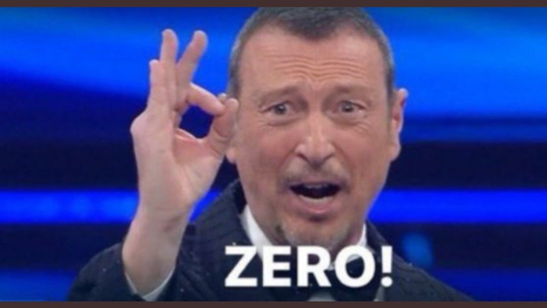 rebb_y's tweet photo. L utilità del suo ragazzo in quello studio: #CePostaPerTe https://t.co/rMH3YHxGYd
