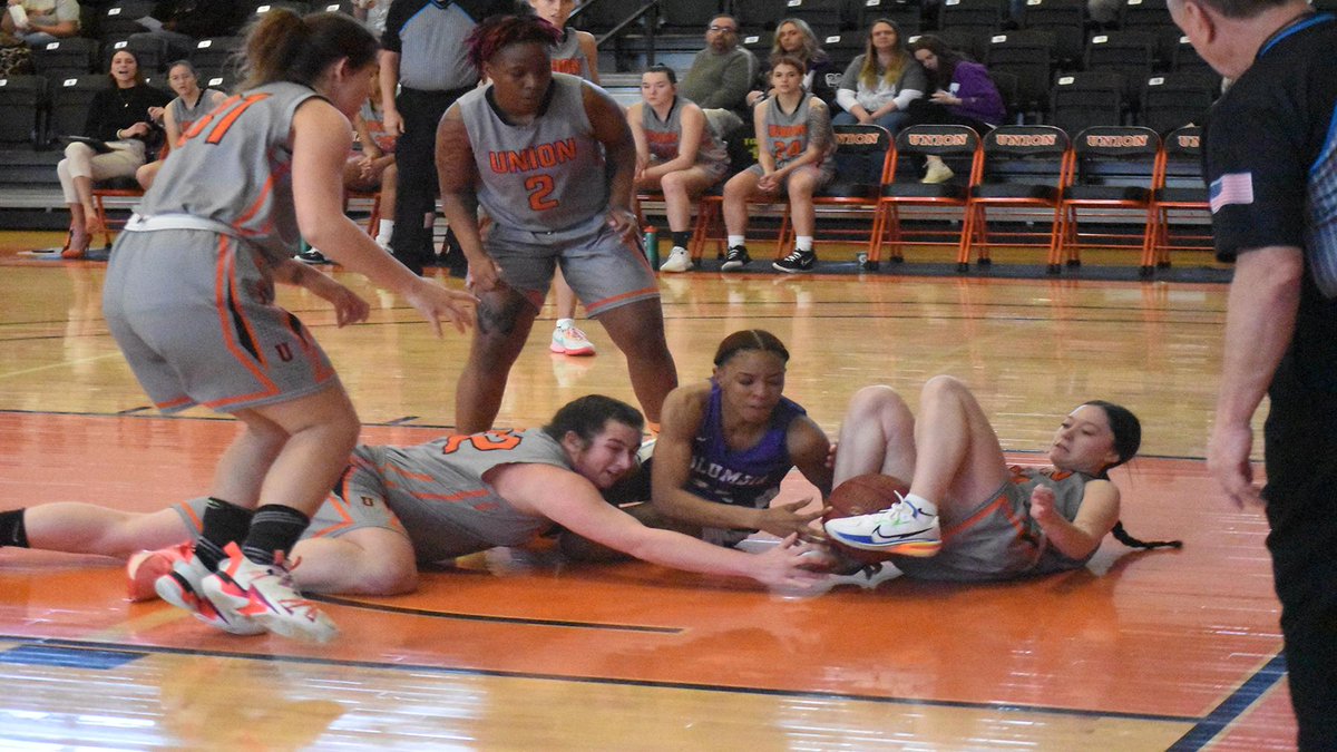 Adversity hit in the second half, but the #UnionWBB team was able to respond, rallying for a much-needed AAC win over Columbia.

#RepTheU

➡️➡️➡️ bit.ly/3ZlTMNE