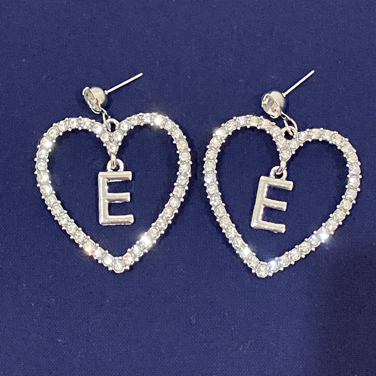 SwingersHouston's tweet photo. Initial Heart Earring with Sparkling Simulated Diamond in Silver Tone Heart Setting #valentinesday #valentinesgiftideas #giftsforher #jewelry #heart #diamondheart #earrings #initialearrings
https://t.co/40ApbBcv0E https://t.co/nFHNJ8hT0l