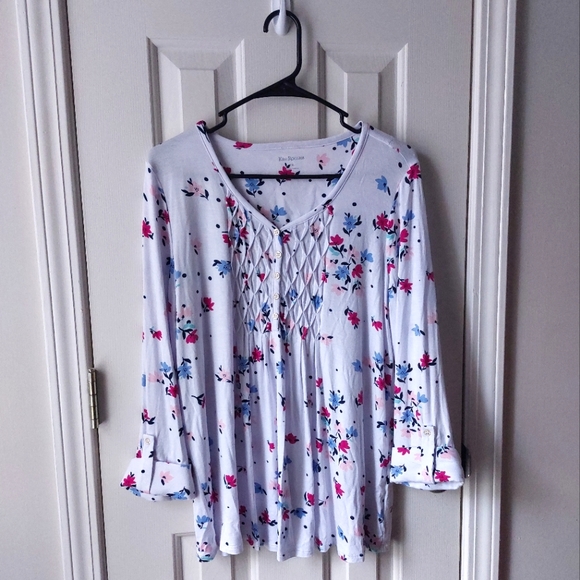 DeniseHatcher4's tweet photo. So good I had to share! Check out all the items I'm loving on @Poshmarkapp #poshmark #fashion #style #shopmycloset #kimrogers #pinkvictoriassecret #paulboye: https://t.co/qlrm1hF9gX https://t.co/bWCeZ9hghr