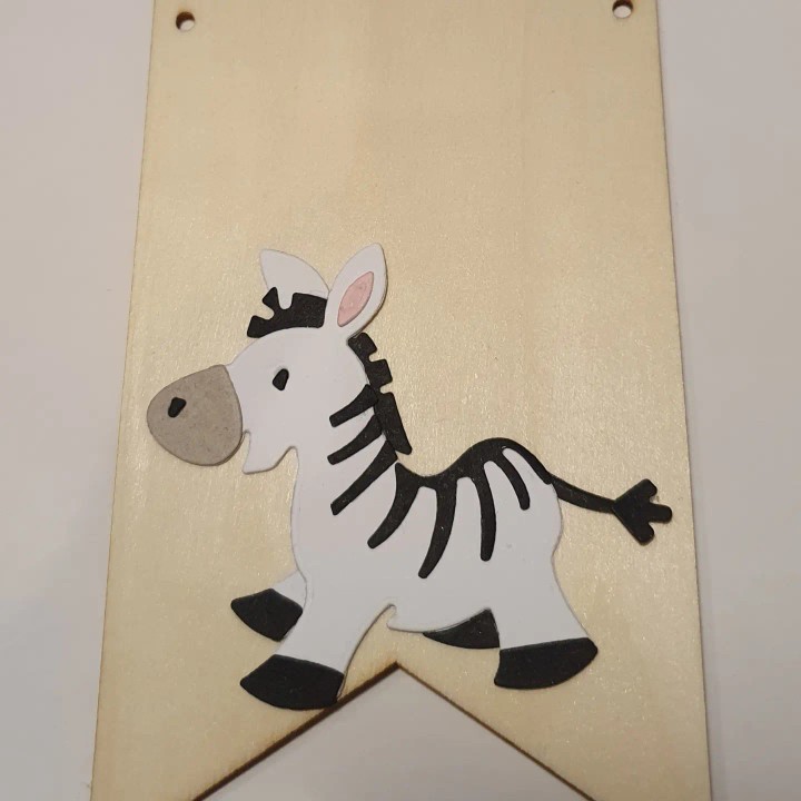 card_bear's tweet photo. Beautiful personalised wooden animal garland, handmade featuring woodland, farm and jungle zoo animals. A unique gift idea for a nursery, bedroom or playroom https://t.co/5VpcVAmPK5 https://t.co/Ih07NZEqRH