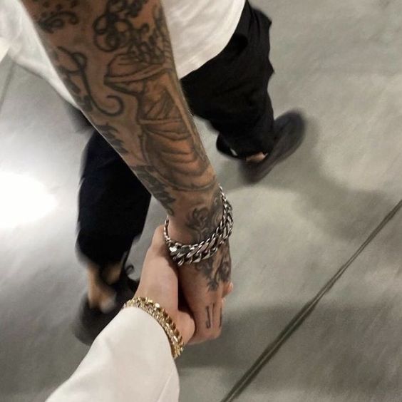 pmbookslv's tweet photo. «Para mí estar con Logan es como encontrar un remanso de paz. Sé que a él le sucede lo mismo»
«Cada vez que se refiere a mí como "su novia" delante de alguien, mi corazón da un saltito. Nunca antes nadie había parecido tan orgulloso al decir que sale conmigo» #LOGANLEAH #EADSN🤍 https://t.co/KsTGLBU0To