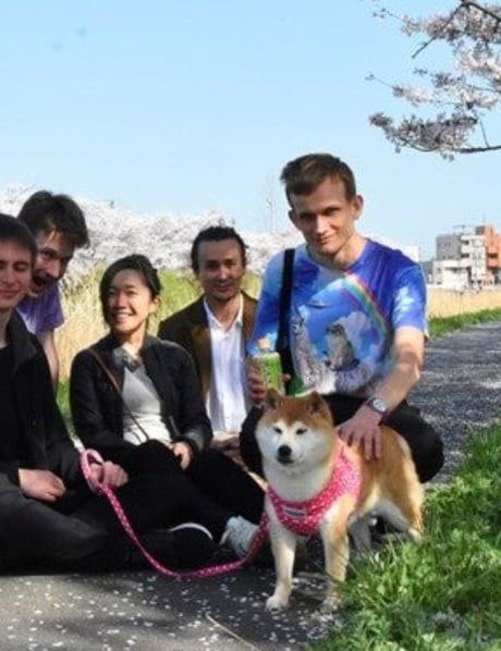 nzdefi's tweet photo. Did you know this??

This famous image is actually KABOSU pictured next to @VitalikButerin he flew to japan to meet the dog.
he is also a supporter of DOGE and has offered his help before with the blockchain etc

Will VB support #KABOSU like he did SHIBA 

https://t.co/1Vyhaf0pHj https://t.co/Nuc50NSKlj
