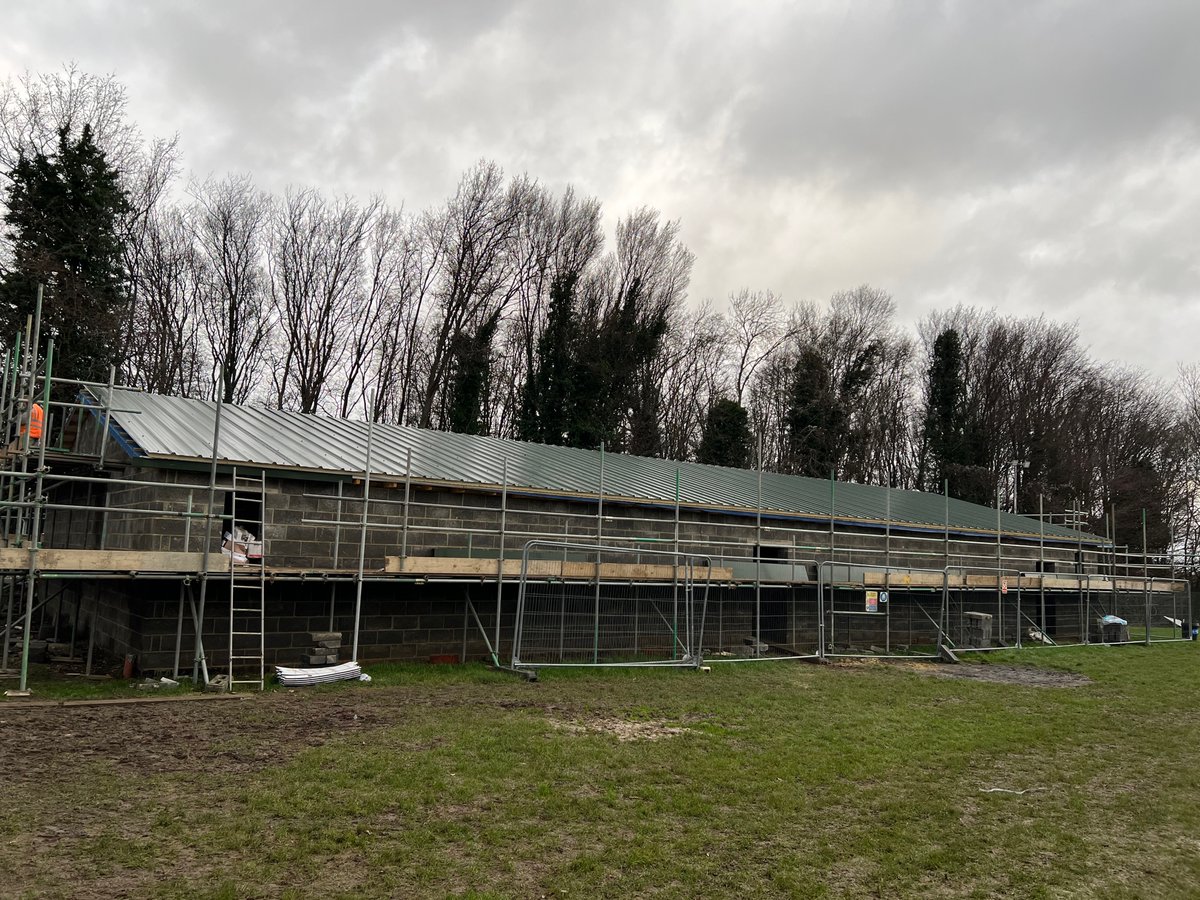 reeds_tsc's tweet photo. The roof is going on! https://t.co/gvVWCzQqgA