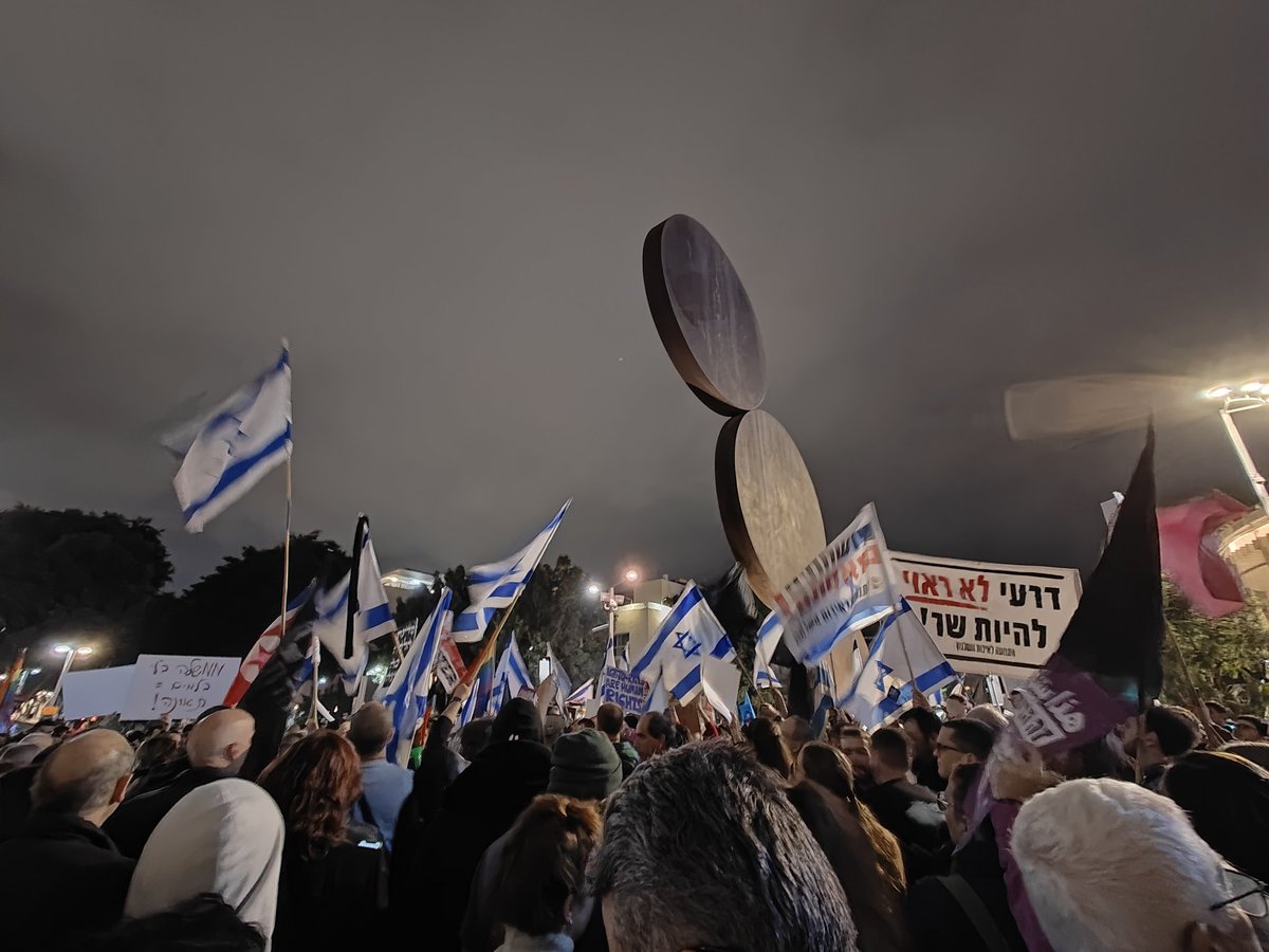 ZotMarko's tweet photo. דמוקרטיה וזה https://t.co/hEoWCC9jIA
