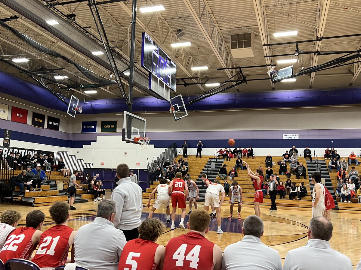 MoHoActivities's tweet photo. 58-49….final as the Vikings upset #4 and undefeated Burlington!  Way to go Mt Horeb. https://t.co/zlnBGVD3D9