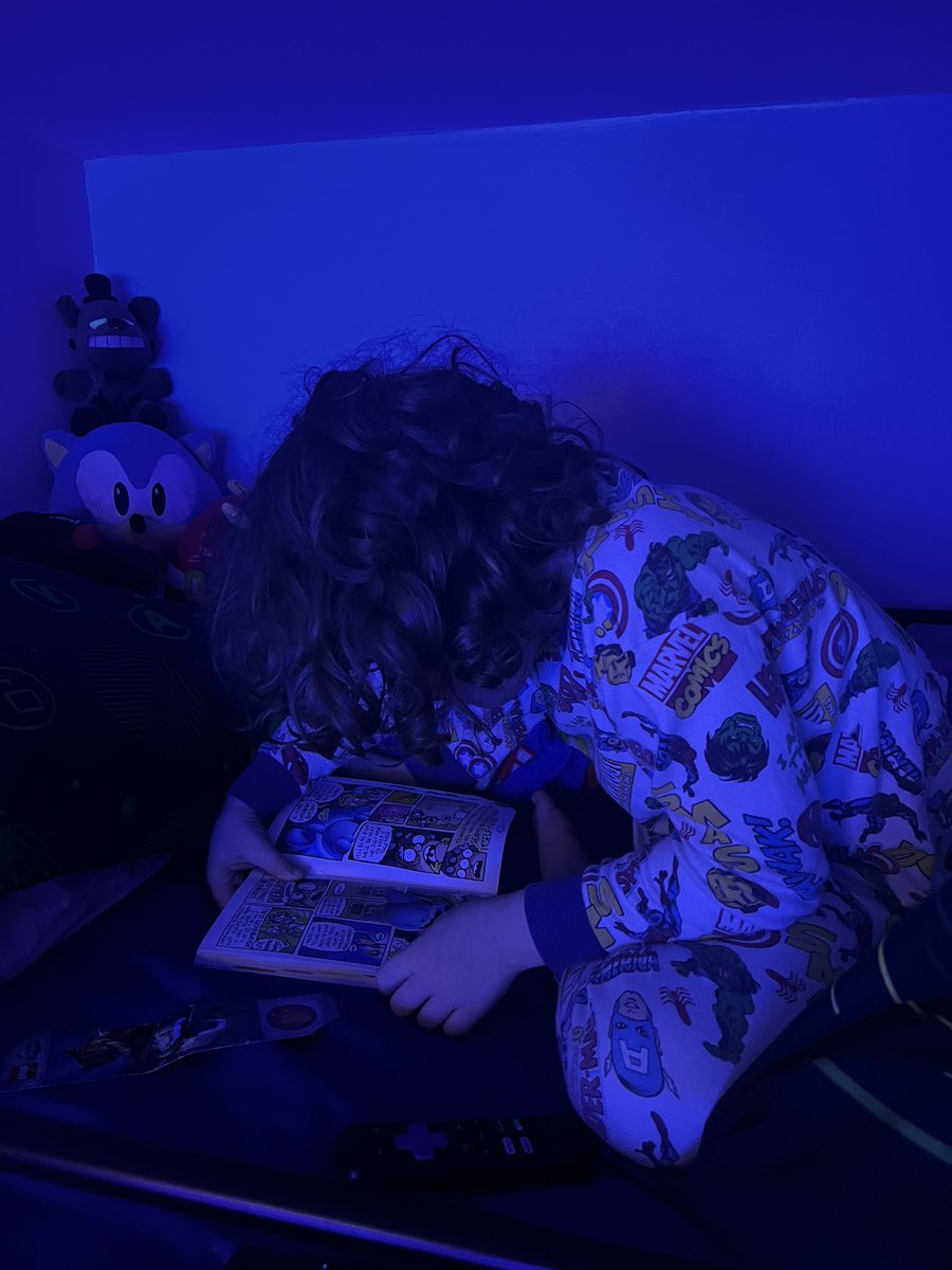vicki1012's tweet photo. Zac went to bed at 7:15 and hasn’t stopped reading the Looshkin book his big brother gave him. He has just finished the entire book of 202 pages @MissCooper01 he hopes you’re proud of him 🤩💙 https://t.co/WUySAmccwC
