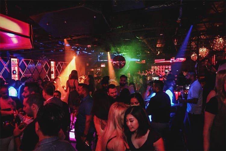 atiliolanus's tweet photo. #DISCO #LACASONA #DUEÑO #ATILIOAMADO #BOLICHE EN #LANUS #CASOFAMOSO #INFORME DE #INVESTIGACION #LANACION #DEUNA y #ALPIE #NOCHESMAGICAS  #Lanus https://t.co/mKAELEJmGm