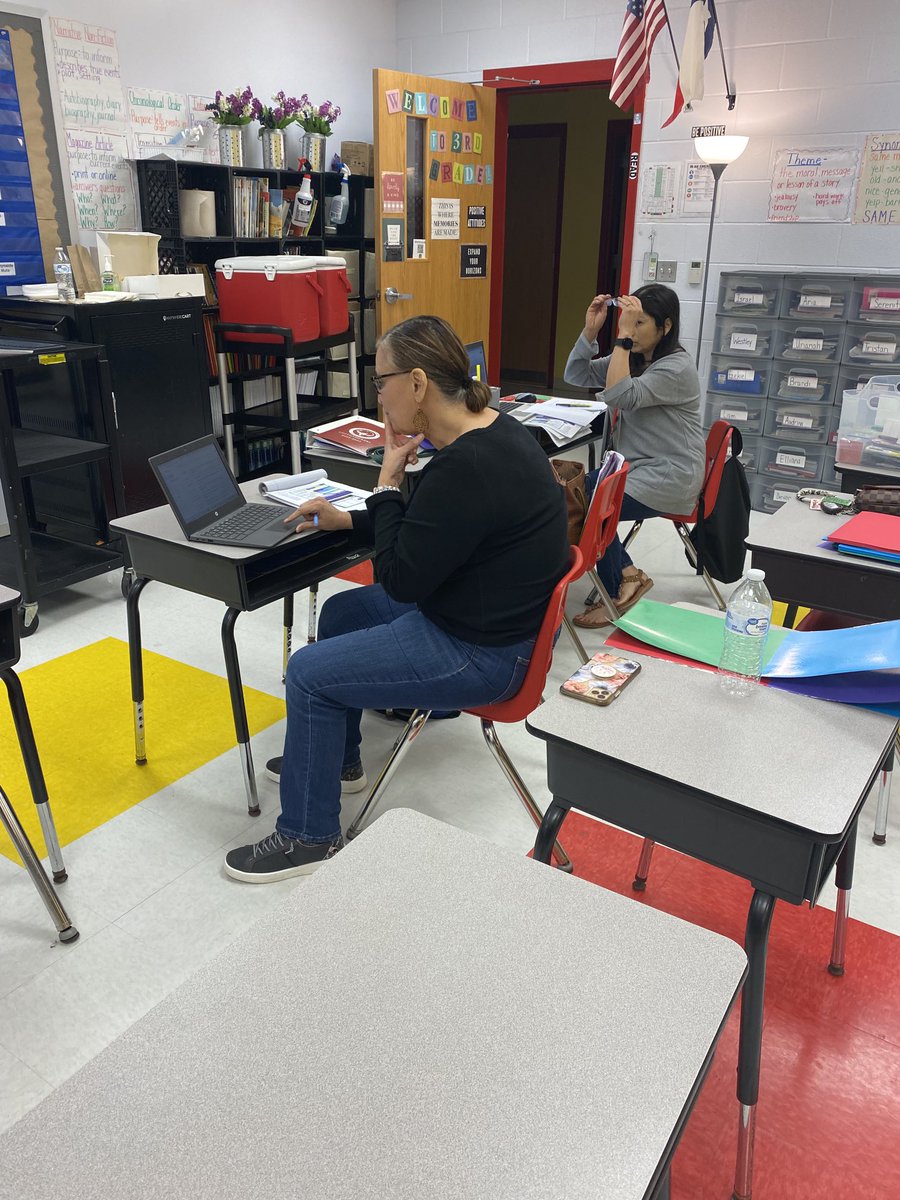 LauraCueva10's tweet photo. A big Shout Out to@our amazing 3rd-5th grade teachers for happily came out on Saturday to analyze and disaggregate data!! Rosales, Quezada, Martinez, Tamez, Covarrubias, and Erebia! Thank you Adriana Tagle for your expertise and support! #Lead4ward https://t.co/qE6nC8zFOR