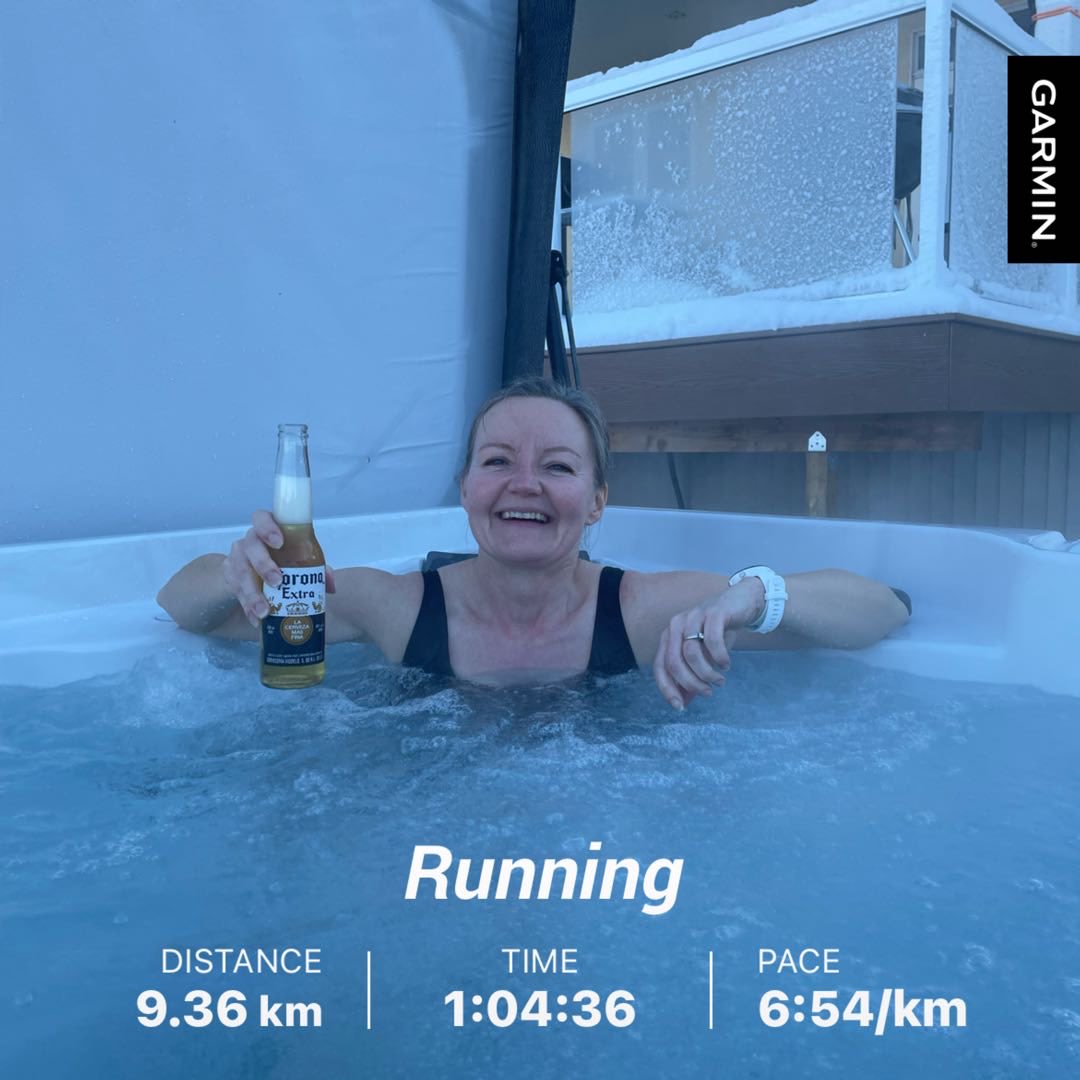#beatyesterday #garmin Not quite 10 but enough for a corona in the hot tub #runregina #fiveoclocksomewhere #corona @mmow99