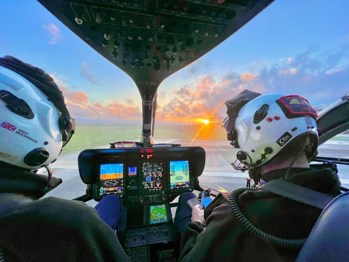 LeDyslexicMedic's tweet photo. Great to be part of #TeamCambridge today ๐ @LouRosson @angcroucher @angrypalmtree @Edprato @EastAngliAirAmb @EastEnglandAmb #angliatwo #PHEM #ViewsFromTheCrews https://t.co/QubOlyjOrg