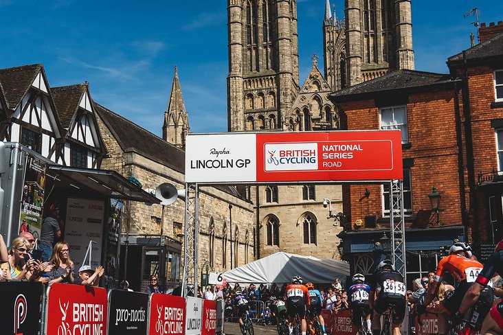 The Rapha Lincoln GP will be back on the 14th May! Will you be there? The Sportive takes place on the 13th with that amazing finish up Michaelgate on closed roads. It's the perfect ride and watch weekend! To enter the sportive: itpevents.co.uk/lincoln-gp-spo… @rapha @visitlincoln