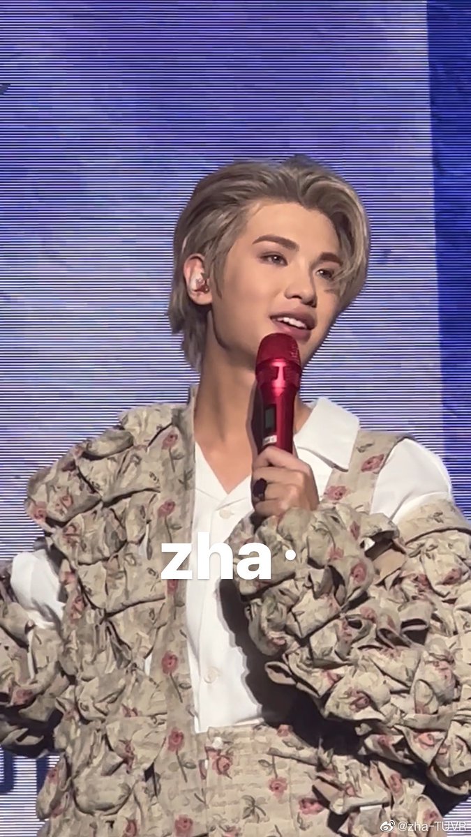 daydreamhmh's tweet photo. he's so beautiful 

#黄明昊 #justinhuang #huangminghao https://t.co/hEpOa2lceG