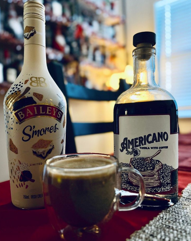 ABasicBartender's tweet photo. The S'mores Boozy Espresso

1 oz Americano Coffee Vodka
1 oz Baileys S'mores Liqueur
4 oz Fresh Espresso

#espresso #americanocoffeevodka #smores #americanocoffee #americanocoffeevodkacws #flightspirits https://t.co/9F0N8e9ns6