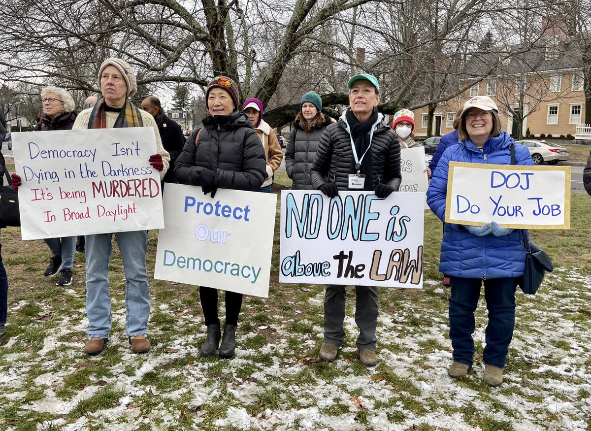 IndActonMa's tweet photo. Great to rally with our friends today at ⁦@ConcordIndivis1⁩ ⁦@MAIndivisible⁩ #ProtectDemocracy #Jan6Justice https://t.co/yU6veC7tOS