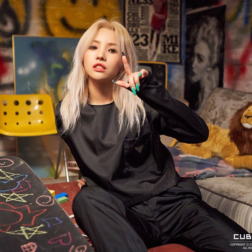 woongtism's tweet image. thread of soyeon showing her demos for various gidle / solo songs because she doesn’t get enough appreciation for all the work she does