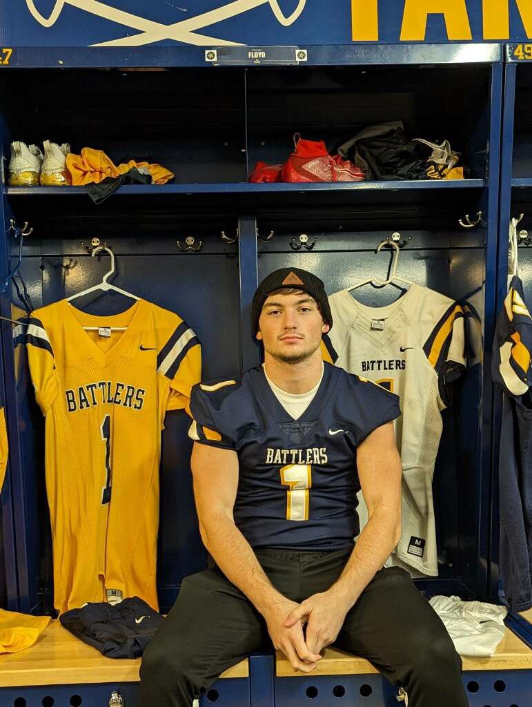 ethanfloyd01's tweet photo. Thank you for having me today!
@CoachKindle @CoachEverhart @willanglin13 @Coach_Rowe @ABFootball https://t.co/KaKS39DKA9