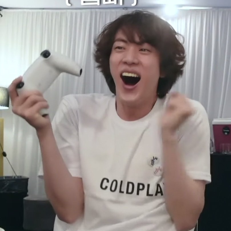 taebokkiii's tweet photo. I miss seokjin so much it hurts 😭 https://t.co/45wfMuRs7l