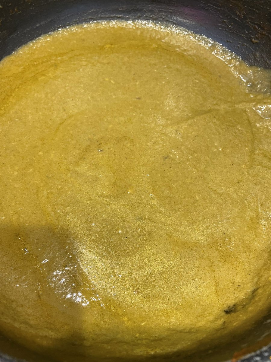 こんにちは😃いつもいいね!ありがとうございます😊本日ラビズキッチン道の駅西条のん太の酒蔵にお邪魔しております🚚
販売を休止していたグリーンカレーを本日より再開しました‼️グリーンカレーファンの皆様どうぞお買い求めください🙏それでは本日１７時までお待ちしております🚚