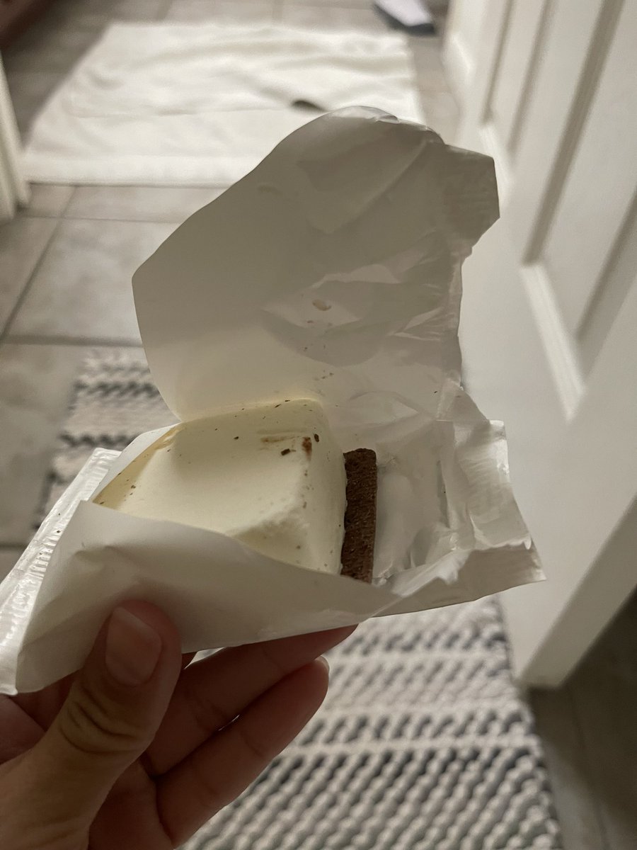 Charleyraee's tweet photo. IT HAPPENED AGAIN! The same box @fatboyicecream https://t.co/Qkl5hwWAhV