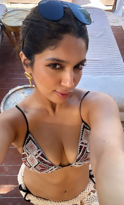 Fl63DnYaYAcwqno?format=jpg&name=small