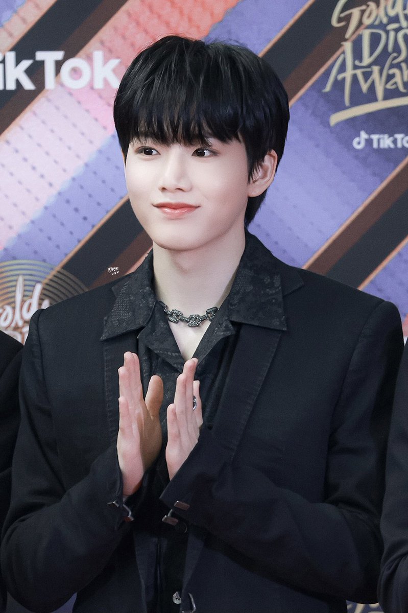 junkyu0909_net's tweet photo. [HQ]
230107
🖤
#treasure  #트레저  #준규 #김준규 #JUNKYU #ハンサムコアラ https://t.co/XC9h8Qkg9P