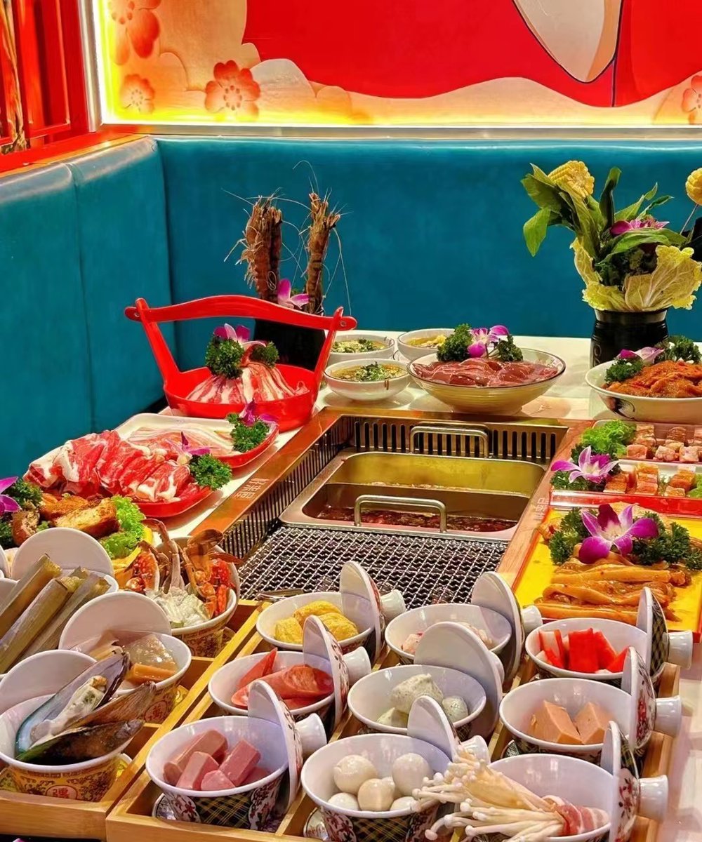 VdNtmxbLdQD88cp's tweet image. 火锅烧烤一体合作案例：新加坡好来屋火锅烧烤梧槽店。Cooperation case 餐厅餐桌椅支持定制，配置无烟净化系统，火锅和烧烤独立控制 #Hotpottable #烤涮一体火锅 #烤涮一体桌 #火锅烧烤一体桌 #火锅餐桌椅 #无烟火锅桌 #火锅桌子 #烤涮一体炉 #烤涮一体锅商用 #涮烤一体 #下排烟火锅桌 #FYP